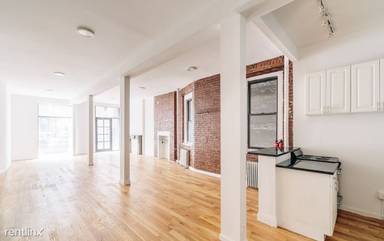 Main picture of 8 Saint Marks Pl