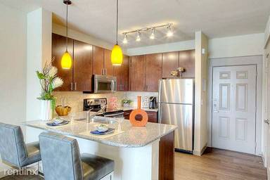 Main picture of 7815 Shady Villa Mdw