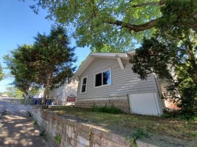 Main picture of 211 E Cottage Grove Ave