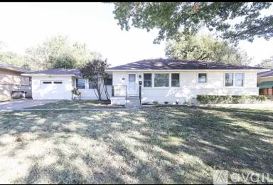 Main picture of 5139 E 23rd St