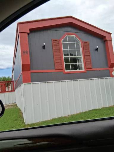 Main picture of 305 S Amy Ln
