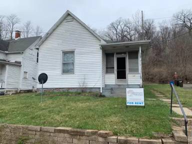 Main picture of 923 NE Rock Island Ave