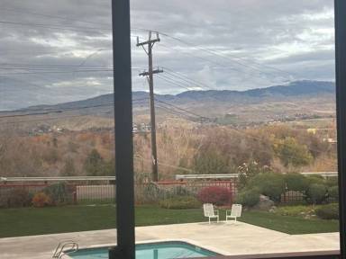 Main picture of 3701 W Crescent Rim Dr