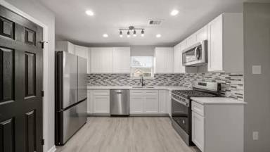 Main picture of 11330 Murr Way