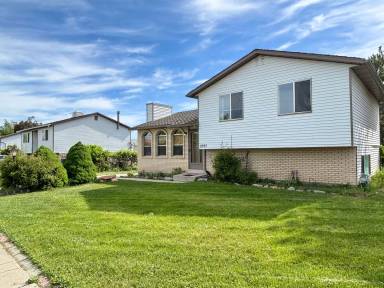 Main picture of 2797 S Saris Cir