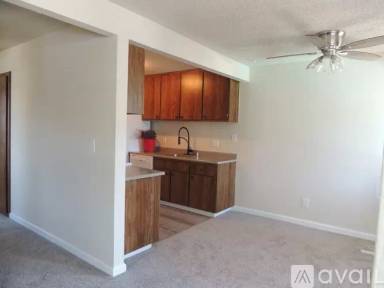 Main picture of 2355 Fairfield Ave
