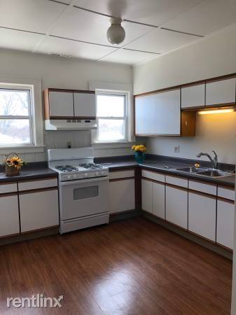 Main picture of 35 Sacandaga Rd