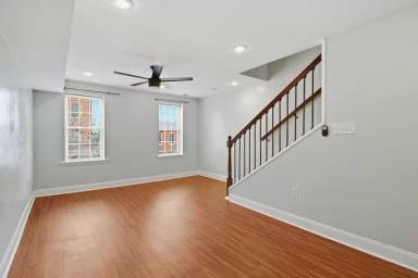 Main picture of 1008 W Cross St