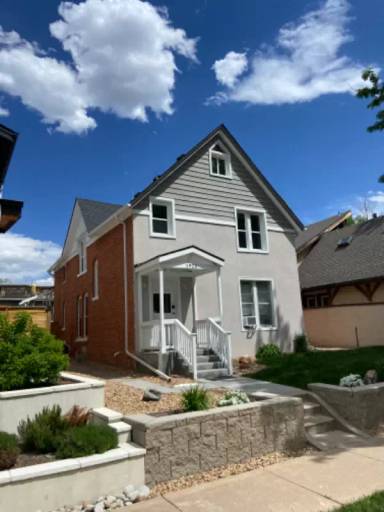 Main picture of 1920 S Washington St