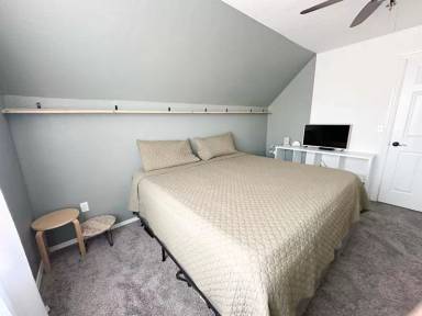 Main picture of 6104 NW Lincoln Ave