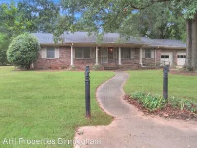 Main picture of 1508 Springlake Dr NE