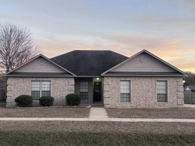 Main picture of 2309 S 1st St