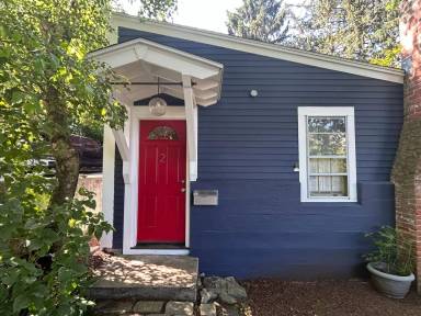 Main picture of 2 Burrs Ln