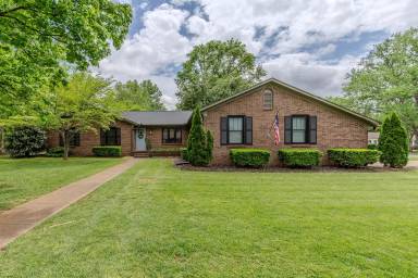 Main picture of 1727 Saxony Ct