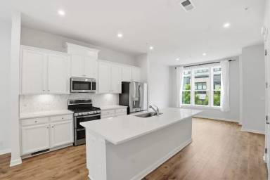 Main picture of 8178 Red Hook St
