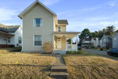 Main picture of 402 Tuscarawas St
