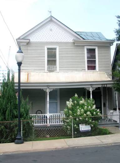 Main picture of 223 9th St SW