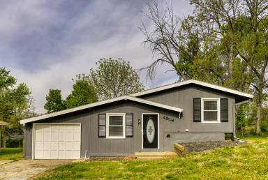 Main picture of 4328 N Quincy Ave