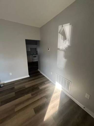 Main picture of 636 Lindell Ave