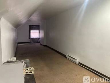 Main picture of 893 Gilbert St