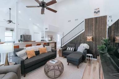 Main picture of 104 Horseshoe Bay Blvd