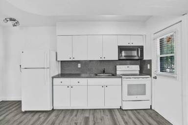 Main picture of 7520 NE Miami Ct
