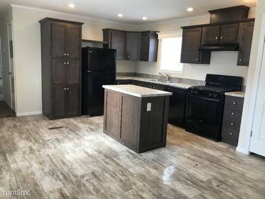Main picture of Groveland Manor