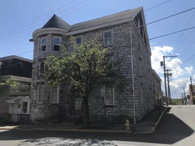 Main picture of 200 East King Street - 8
