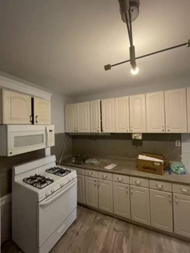 Main picture of 562 E Jersey St