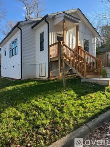 Main picture of 421 West St