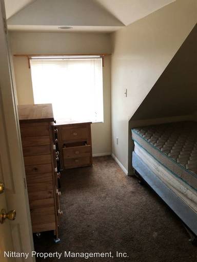 Main picture of 512 E College Ave