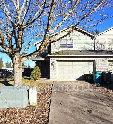 Main picture of 1900 NE 98th St
