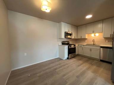 Main picture of 4246 S 60th St