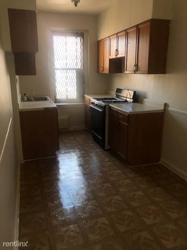 Main picture of 3040 Cruger Ave