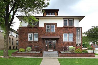 Main picture of 1576 Portland Ave