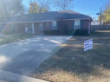 Main picture of 3411 Parish Cir