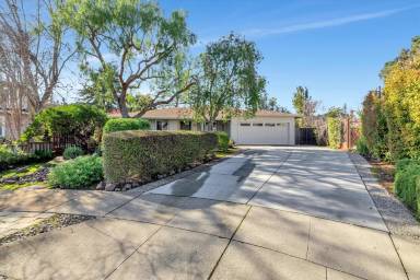 Main picture of 10965 Dryden Ave