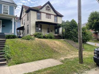 Main picture of 815 W 1st St