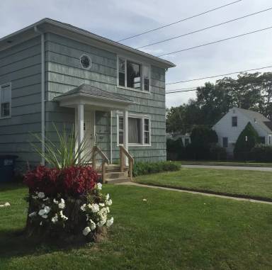 Main picture of 3806 Burton Ave
