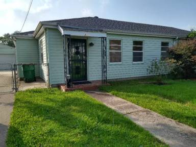 Main picture of 144 Colonial Heights Rd