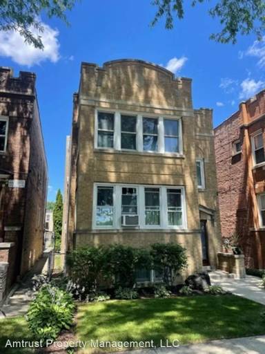 Main picture of 5512 W Berteau Ave