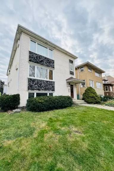 Main picture of 9531 Schiller Blvd