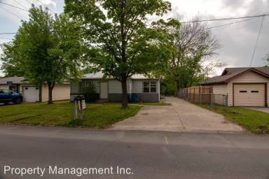 Main picture of 504 1/2 Cline Rd