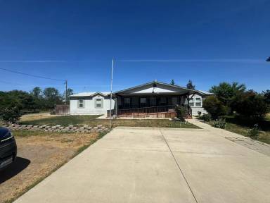Main picture of 7740 White Crane Rd