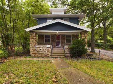 Main picture of 5347 Euclid Ave