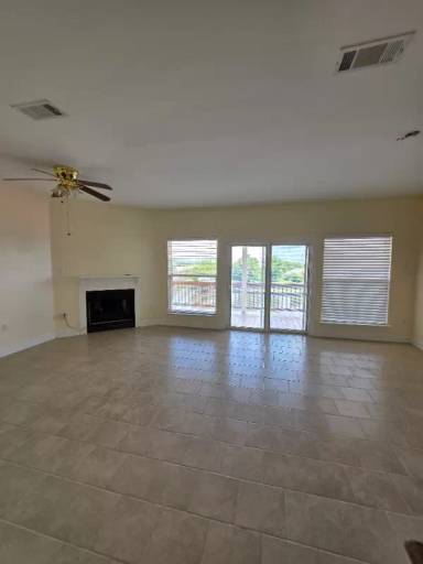 Main picture of 118 Lakeview Dr