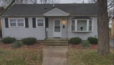 Main picture of 745 E 156th Pl