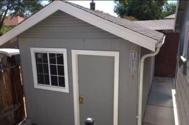 Main picture of 424 W 10th St