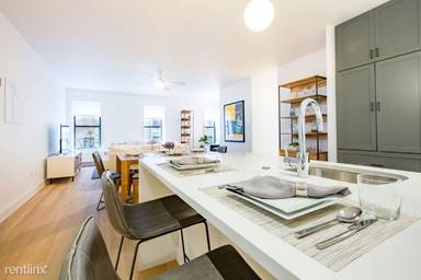 Main picture of 325 W 93rd St