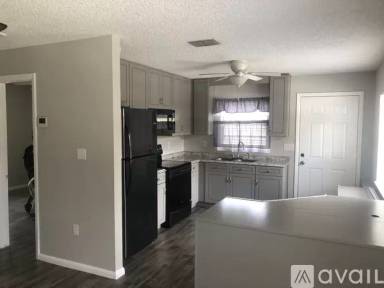 Main picture of 202 Harrow Ave